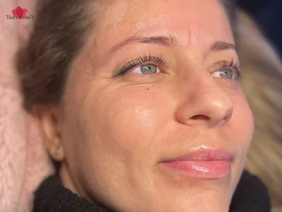 Rehaussement de cils avec teinture à Brignoles - cils plus visibles chez Harmonisa