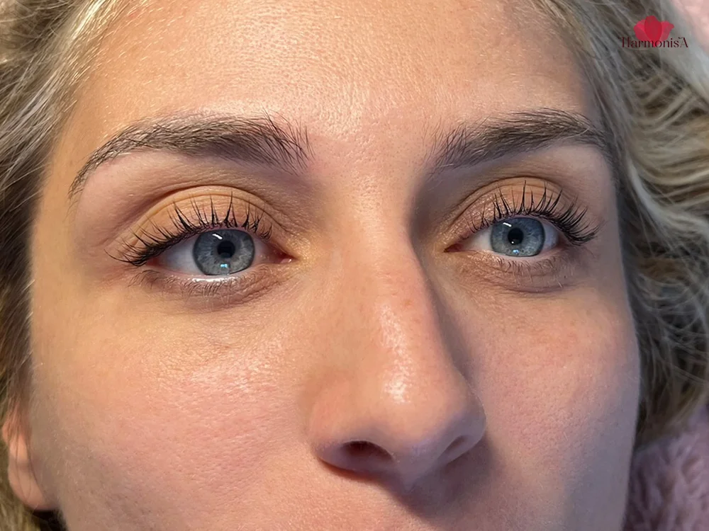 Rehaussement de cils avec teinture à Brignoles chez Harmonisa